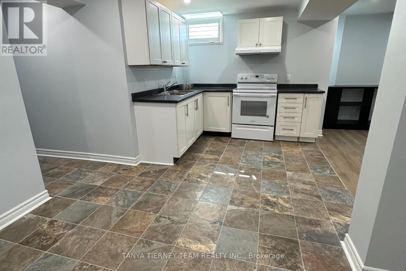 373 Carnwith Drive E, Whitby, Ontario  L1M 2M1 - Photo 5 - E13012094