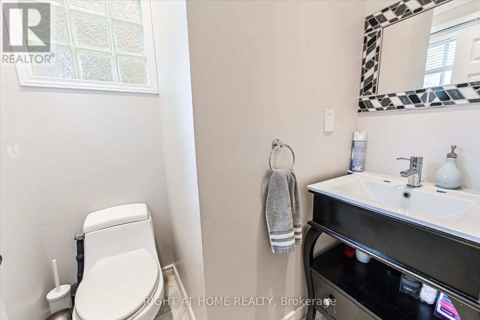 Main - 30 French Crescent, East Gwillimbury, Ontario  L9N 1J8 - Photo 8 - N13145632