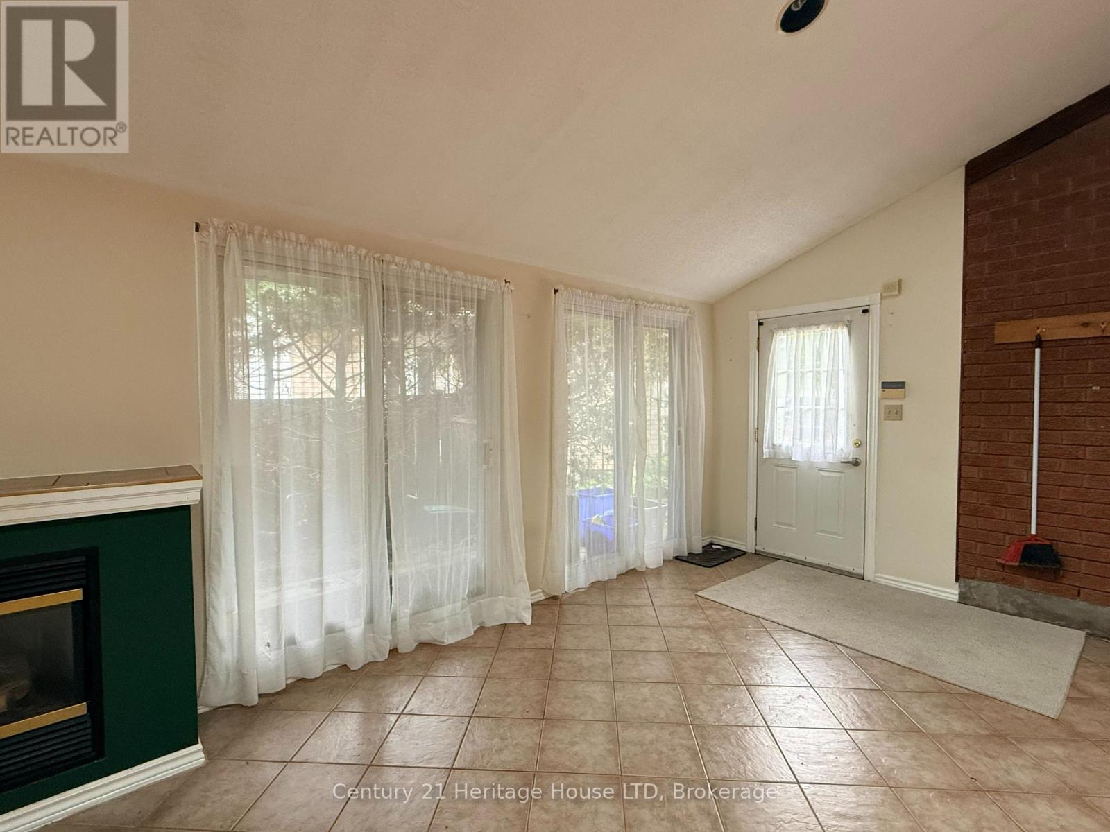 7643 Cavendish Drive, Niagara Falls (West Wood), Ontario  L2H 2T8 - Photo 2 - X13447922