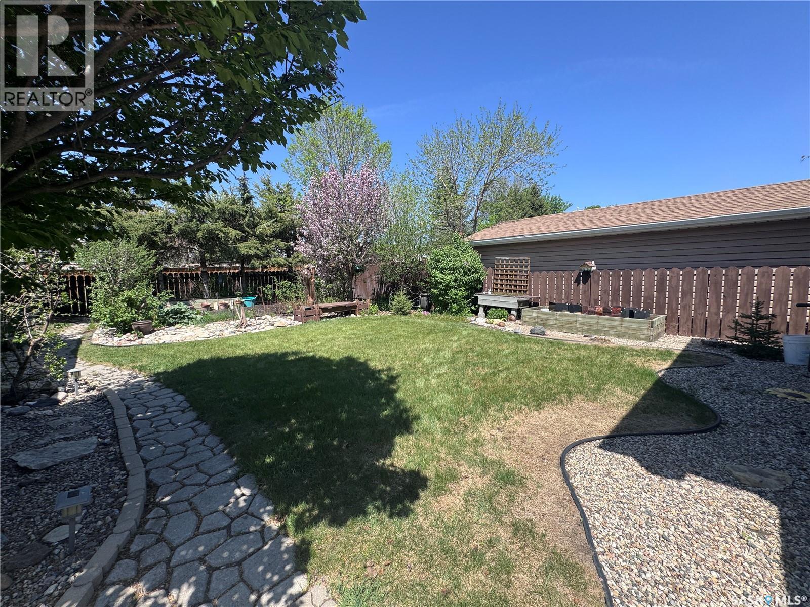 523 8th Avenue W, Biggar, Saskatchewan  S0K 0M0 - Photo 46 - SK039331