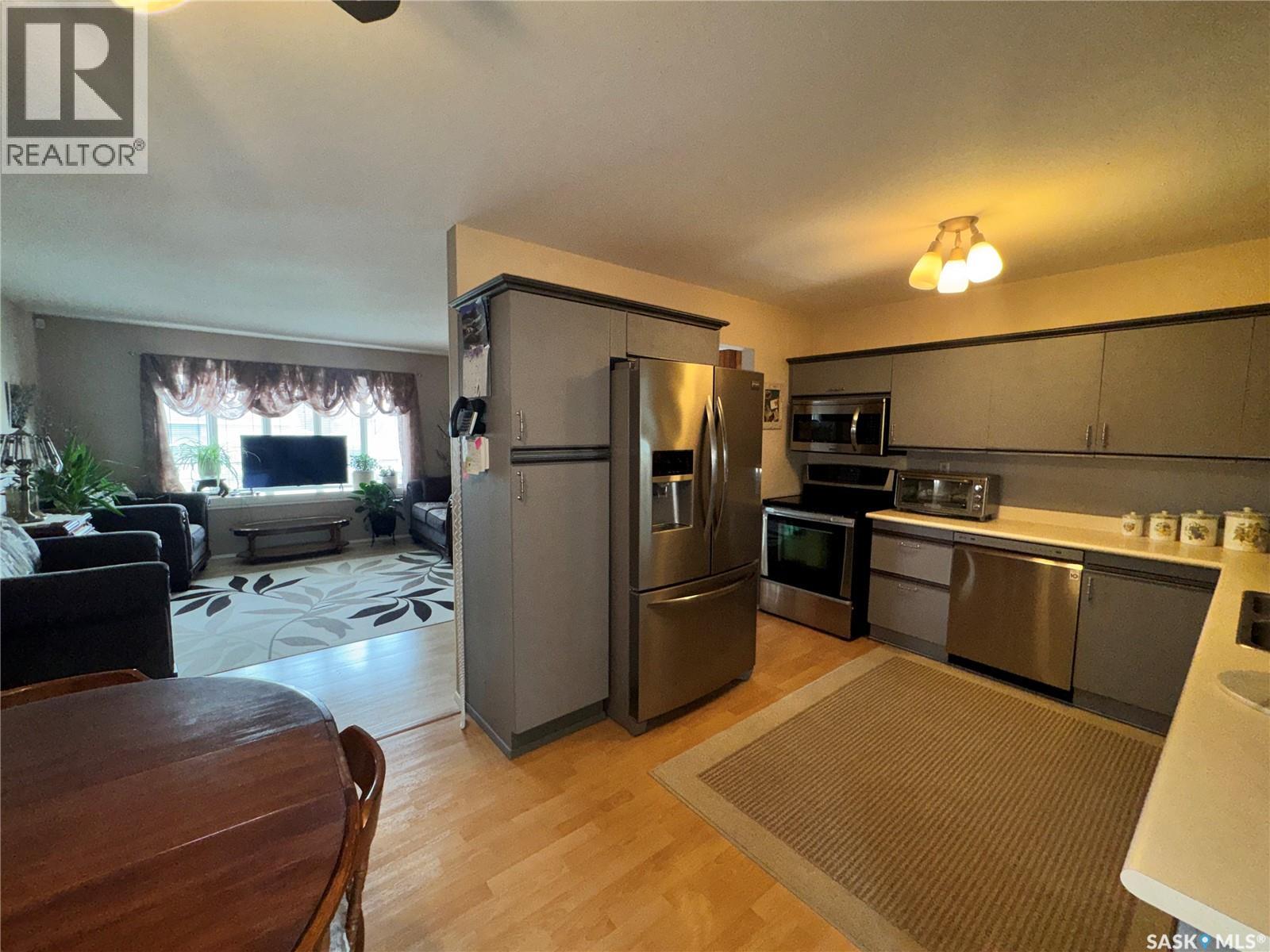 523 8th Avenue W, Biggar, Saskatchewan  S0K 0M0 - Photo 8 - SK039331