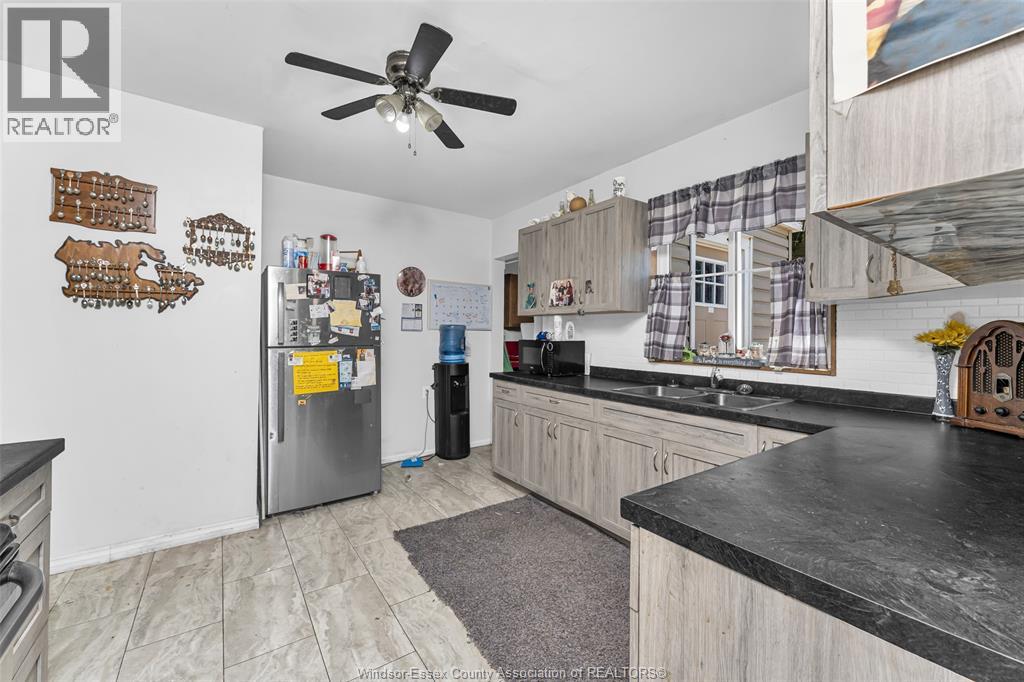 2377 Arthur, Windsor, Ontario  N8W 4V6 - Photo 13 - 26014112