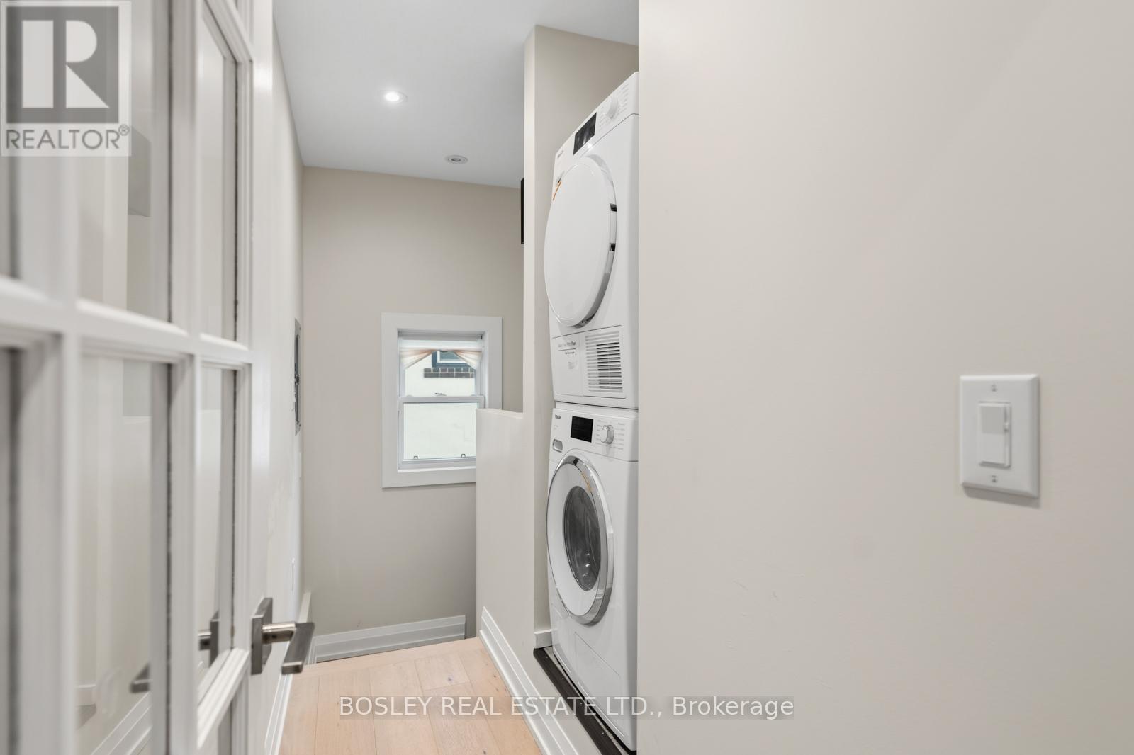 Upper - 14 Preston Place, Toronto, Ontario M4N 2S9 - Photo 18 - C13447888