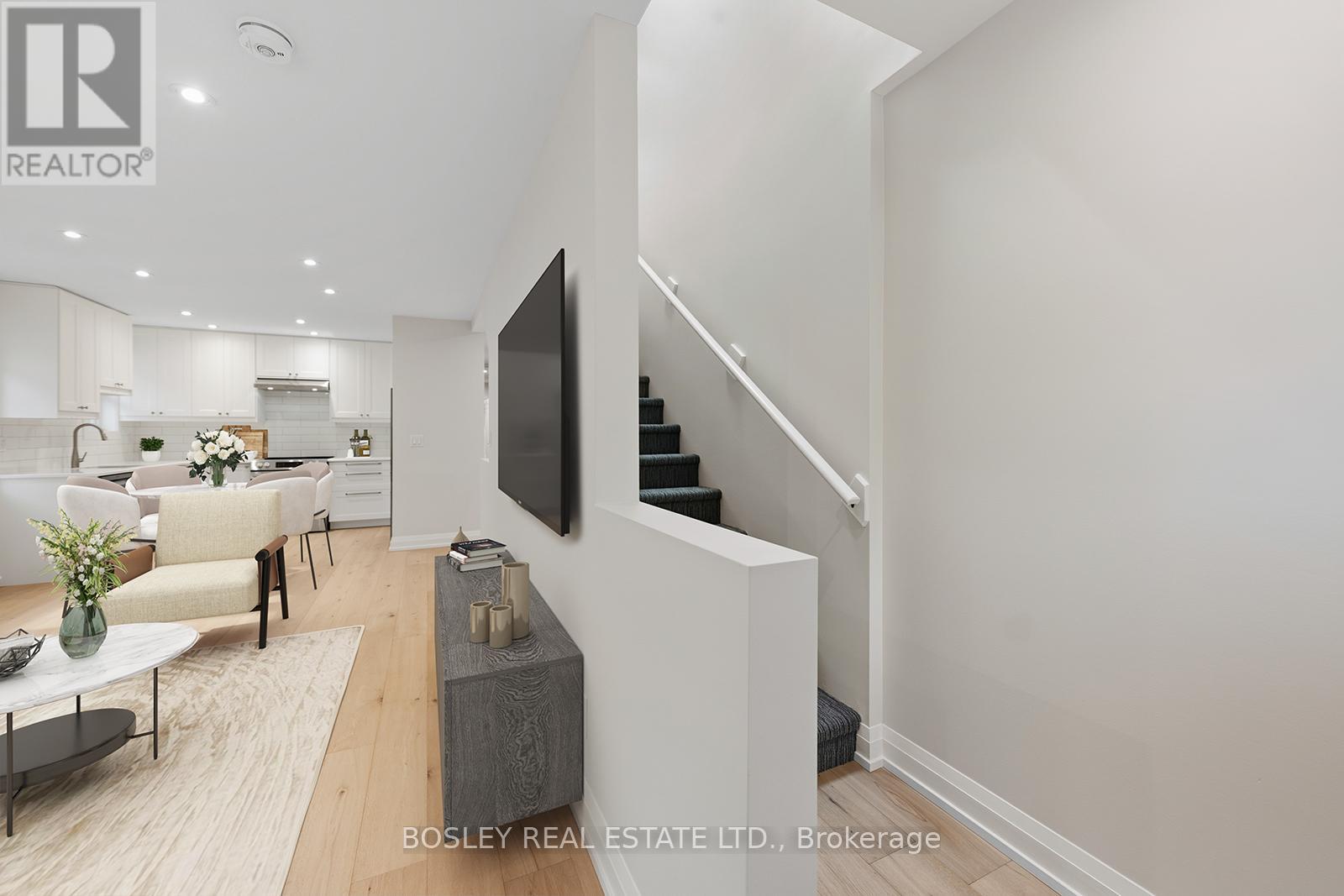 Upper - 14 Preston Place, Toronto, Ontario M4N 2S9 - Photo 20 - C13447888
