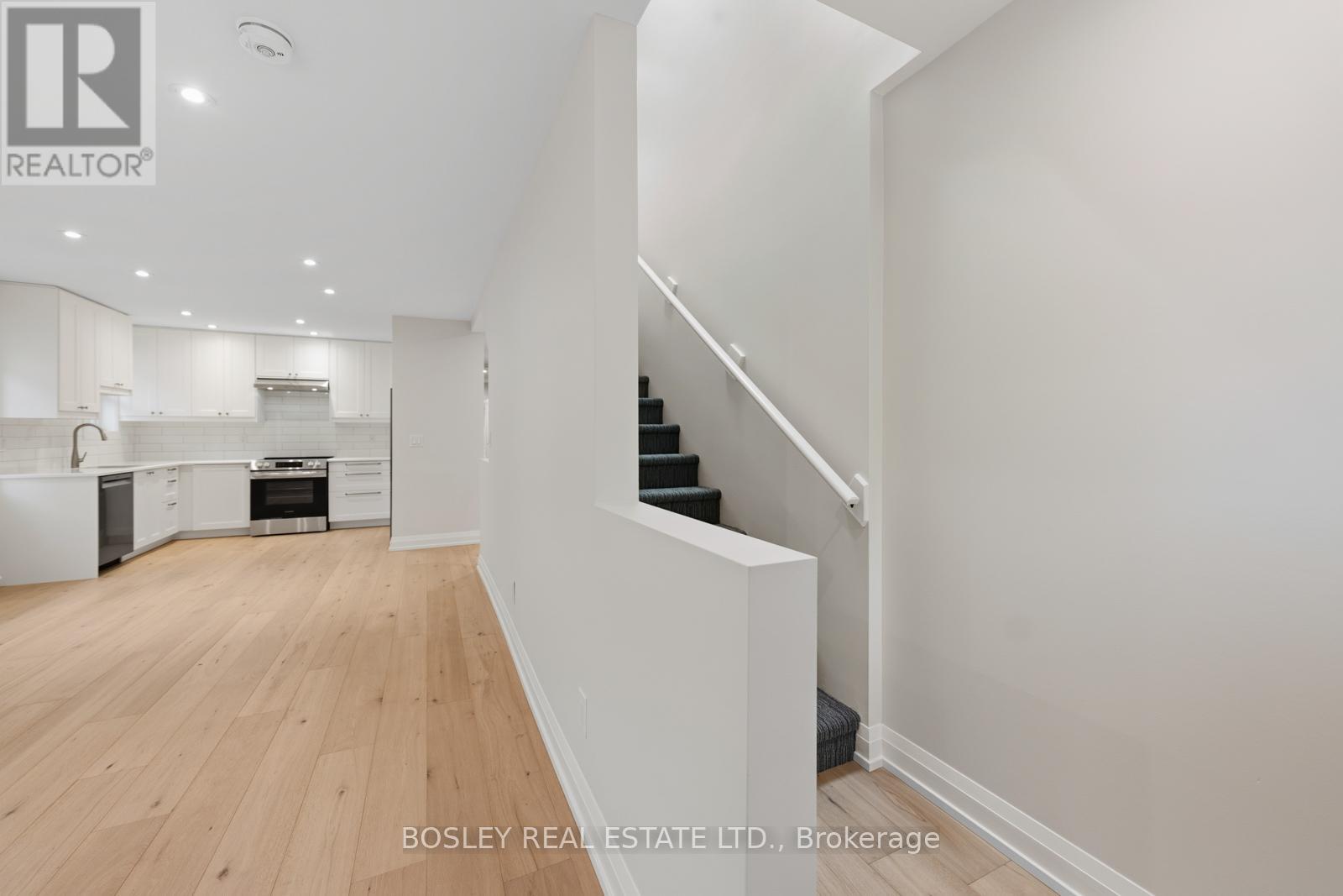 Upper - 14 Preston Place, Toronto, Ontario M4N 2S9 - Photo 21 - C13447888