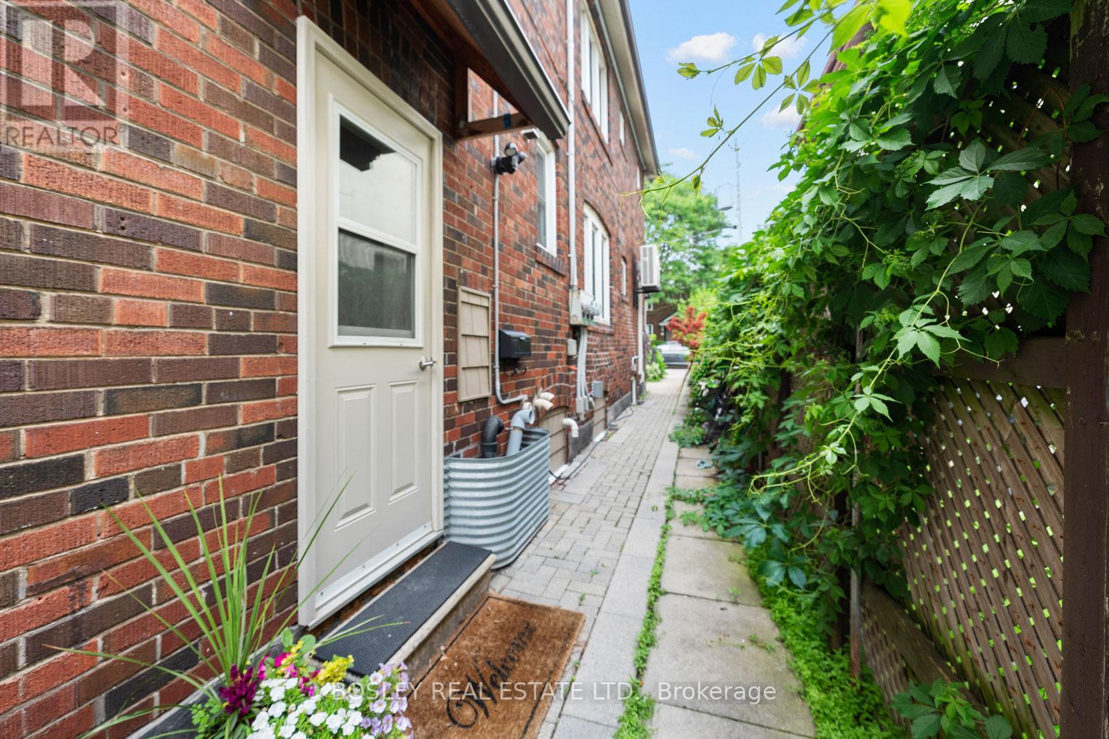 Upper - 14 Preston Place, Toronto, Ontario M4N 2S9 - Photo 26 - C13447888