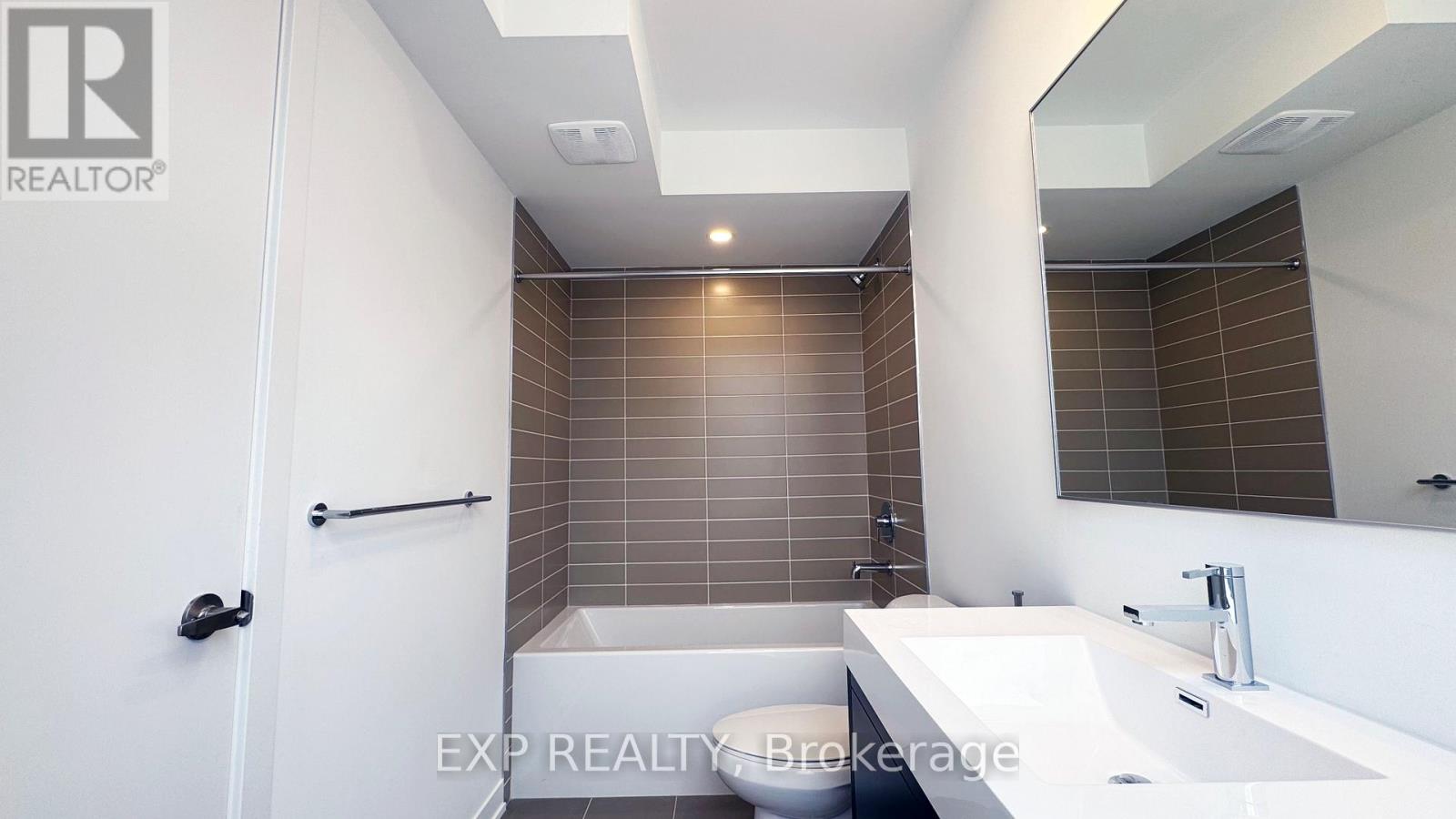 66 Turtle Island Drive, Toronto, Ontario M6A 0G2 - Photo 19 - C13447904