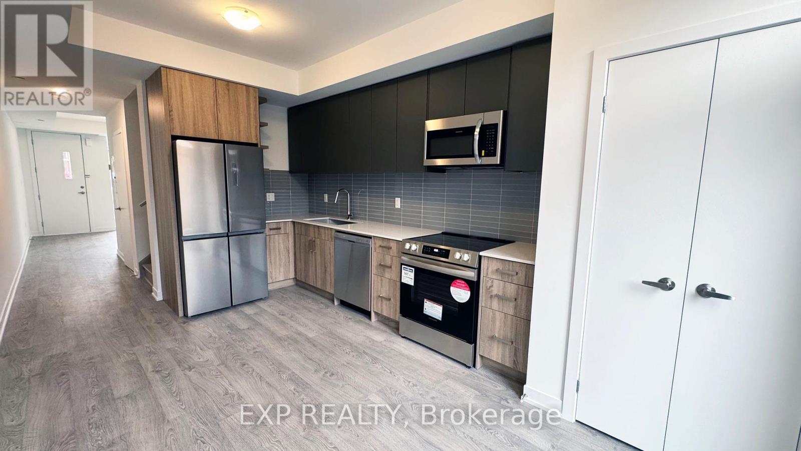 66 Turtle Island Drive, Toronto, Ontario M6A 0G2 - Photo 4 - C13447904