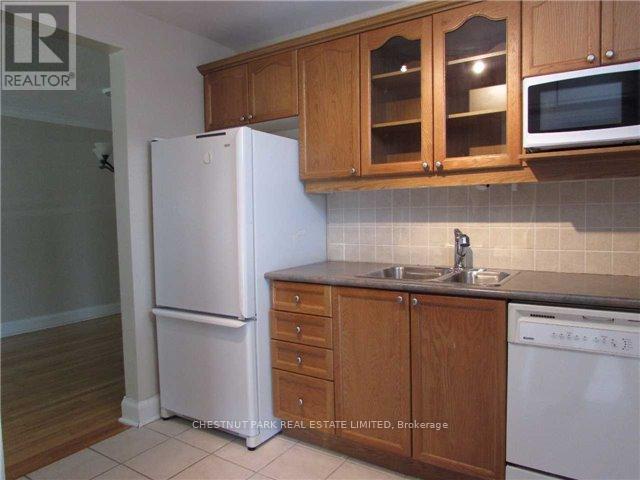 143 Glenvale Boulevard, Toronto, Ontario  M4G 2W2 - Photo 4 - C13447986