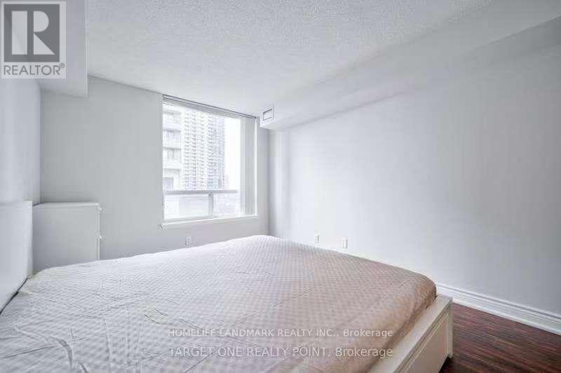 35 Empress Avenue, Toronto, Ontario  M2N 6T3 - Photo 2 - C13448010