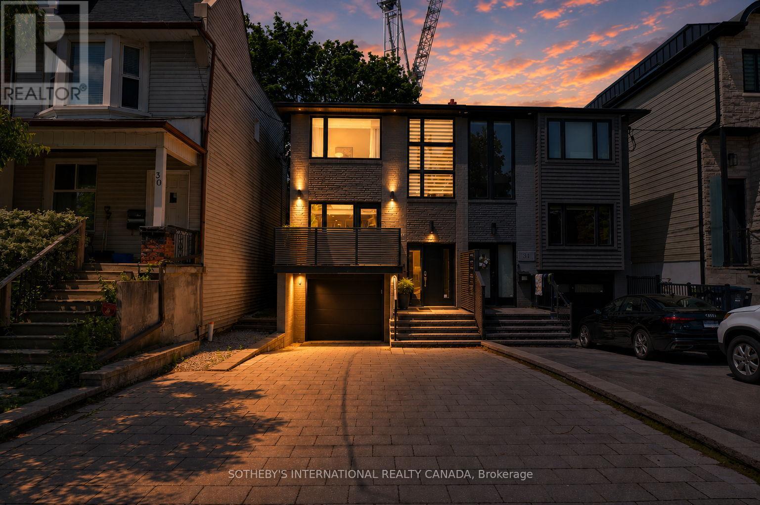 32 EATON AVENUE, Toronto, Ontario