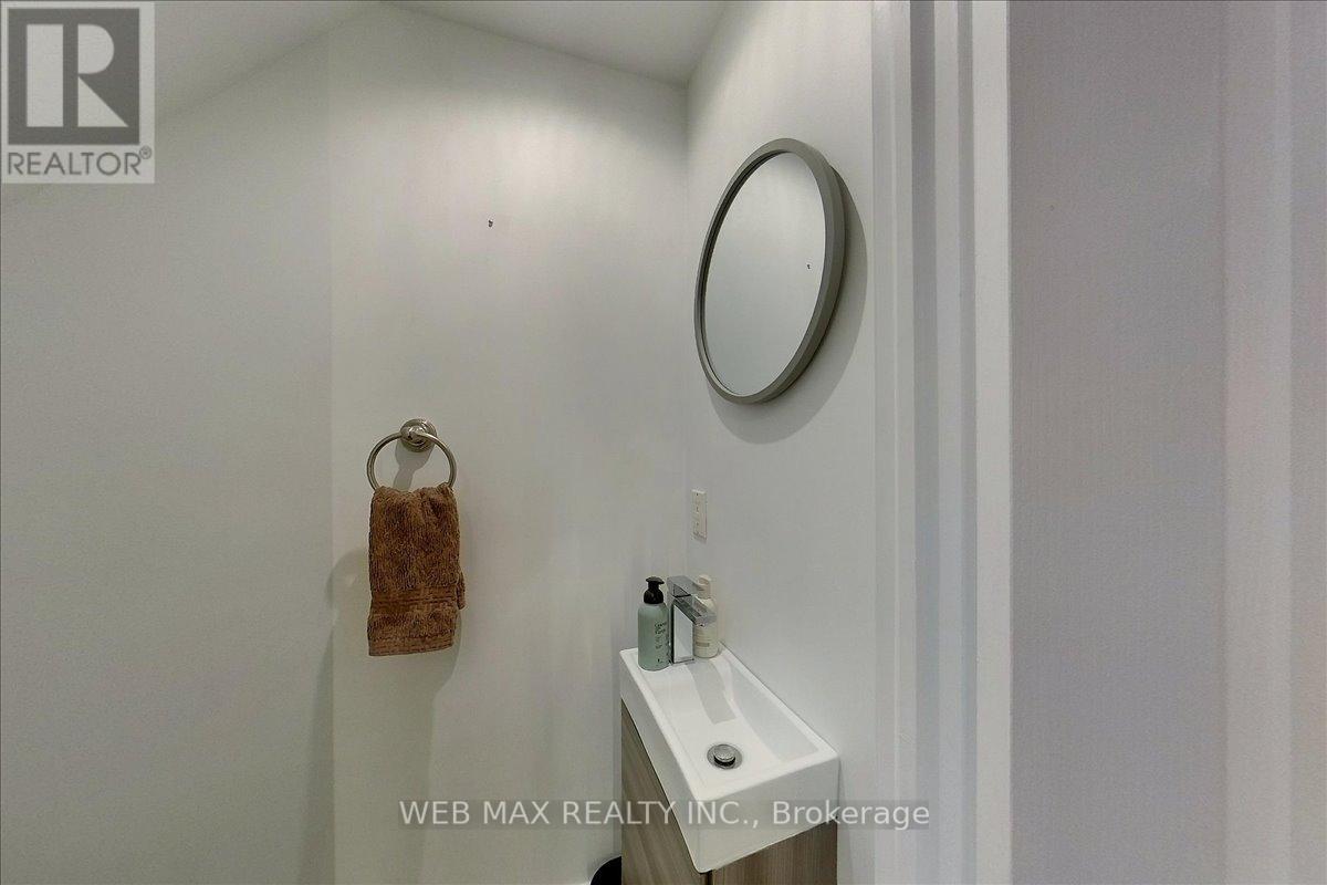 173 Milverton Boulevard, Toronto, Ontario  M4J 1V2 - Photo 17 - E13447856