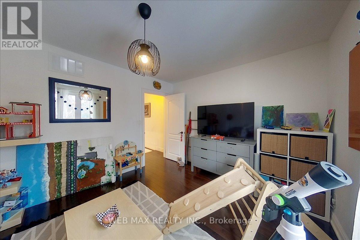 173 Milverton Boulevard, Toronto, Ontario  M4J 1V2 - Photo 26 - E13447856