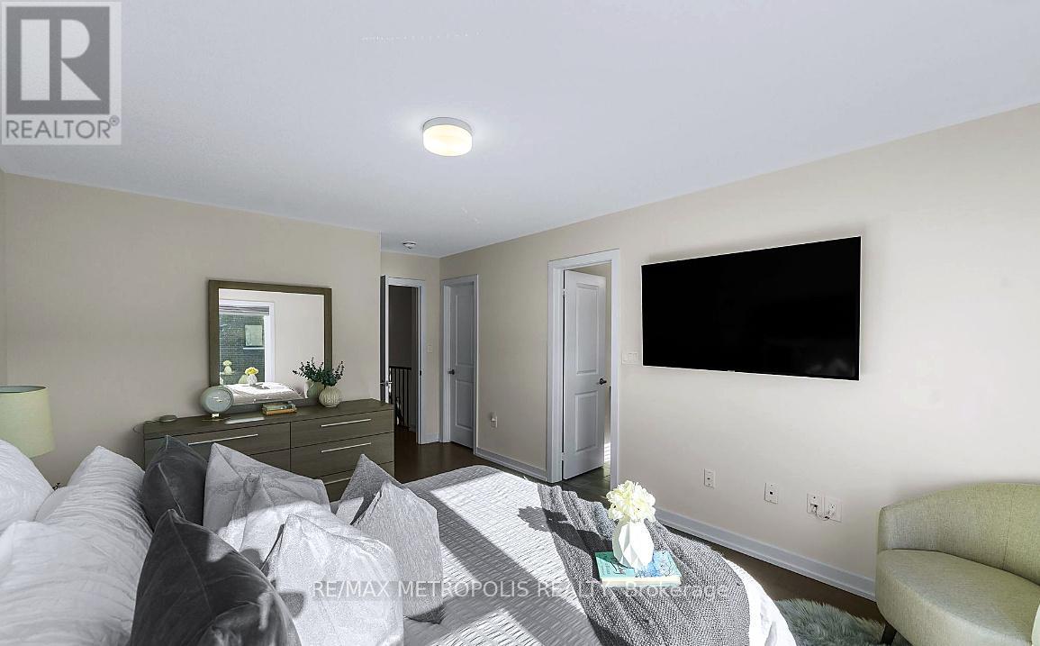 2521 Castlegate Crossing, Pickering, Ontario  L1X 0H7 - Photo 11 - E13447960
