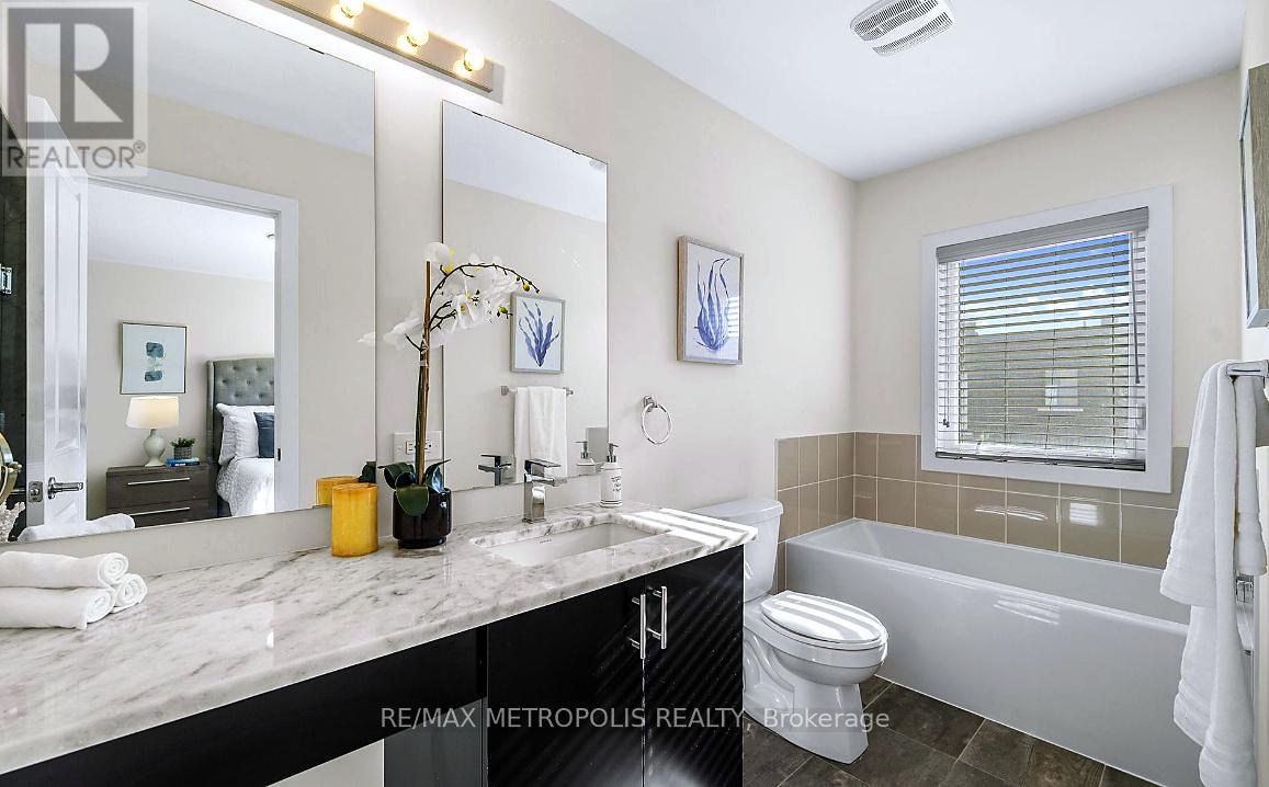 2521 Castlegate Crossing, Pickering, Ontario  L1X 0H7 - Photo 14 - E13447960