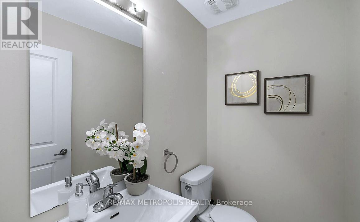 2521 Castlegate Crossing, Pickering, Ontario  L1X 0H7 - Photo 9 - E13447960