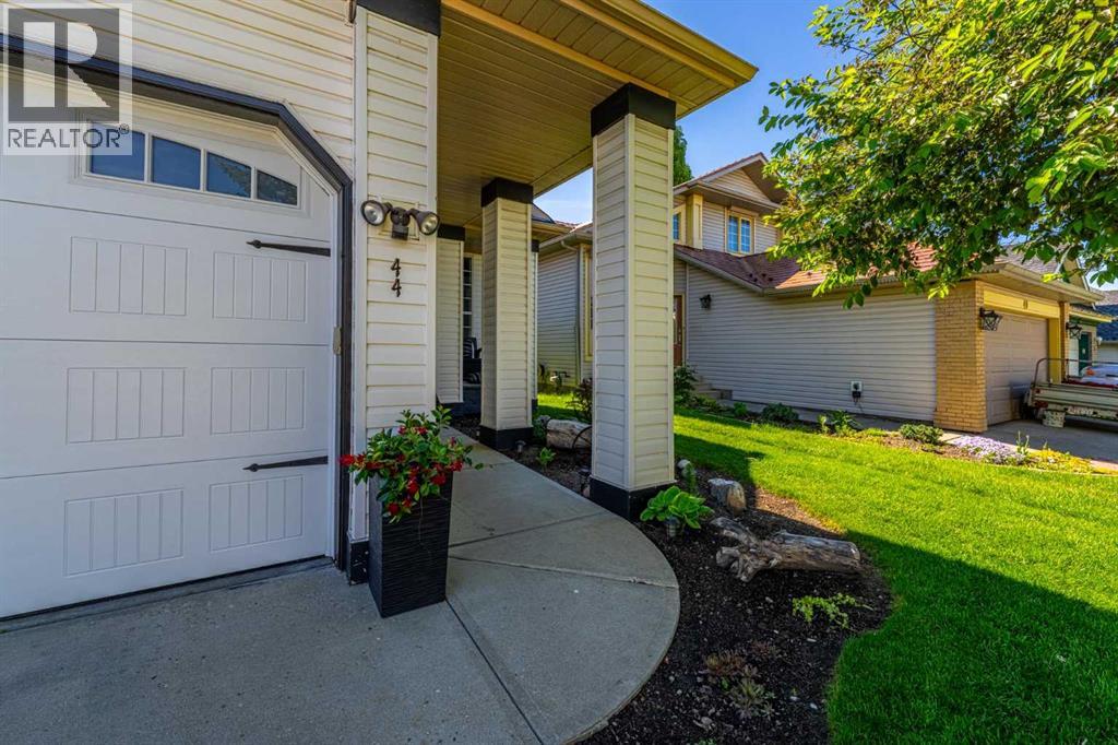 44 Douglas Glen Place Se, Calgary, Alberta  T2Z 2M9 - Photo 4 - A2320977
