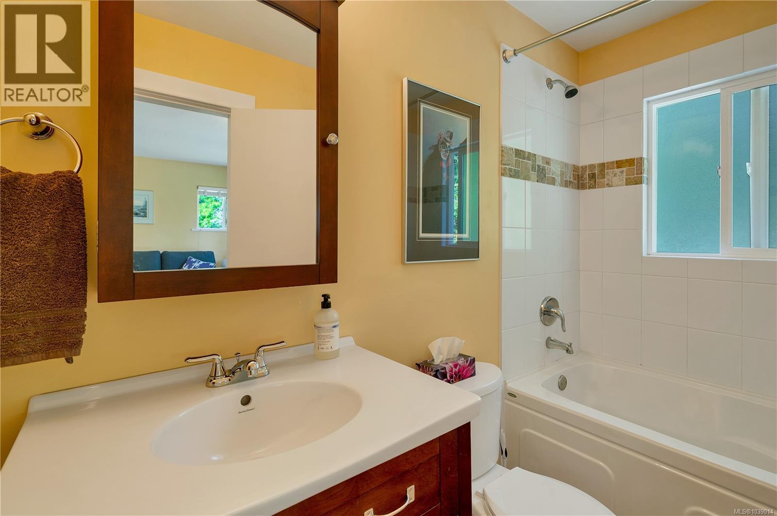 569 Potlatch Rd, Cortes Island, British Columbia  V0P 1K0 - Photo 17 - 1039014