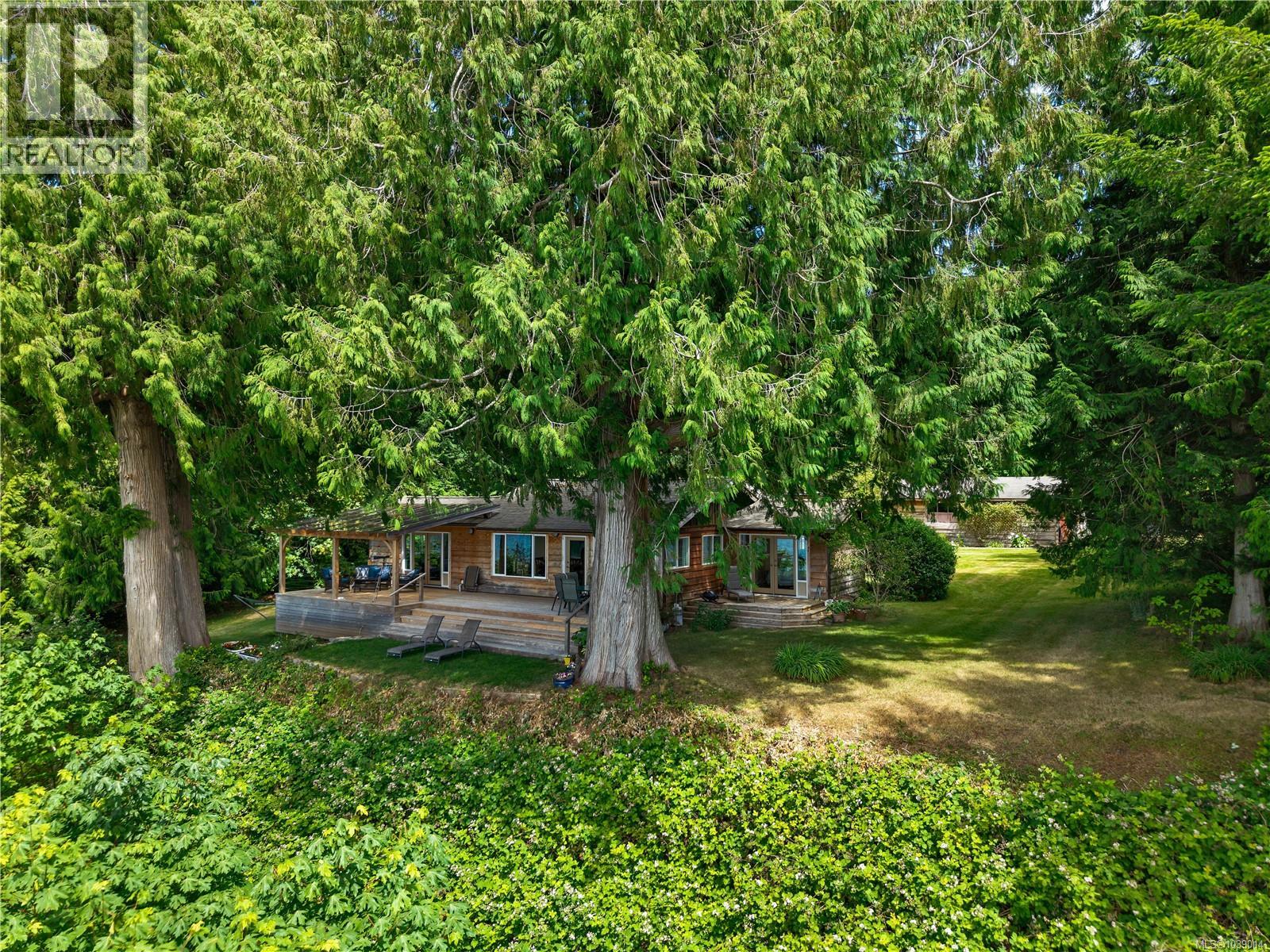 569 Potlatch Rd, Cortes Island, British Columbia  V0P 1K0 - Photo 3 - 1039014