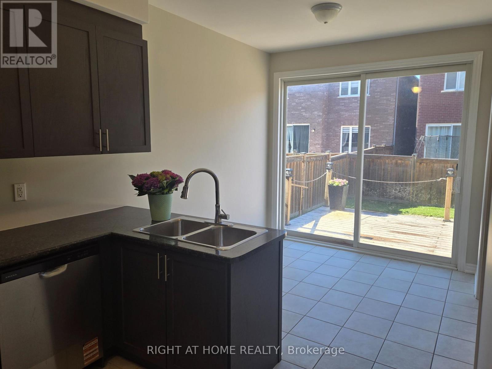 52 Holt Drive, New Tecumseth, Ontario  L9R 0H8 - Photo 6 - N13447948