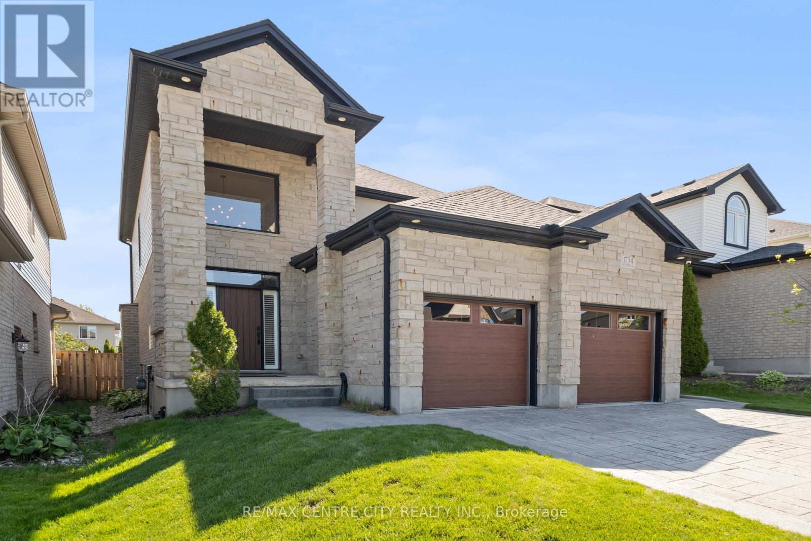 1734 Beaverbrook Avenue, London North, Ontario  N6H 0E4 - Photo 2 - X13226506