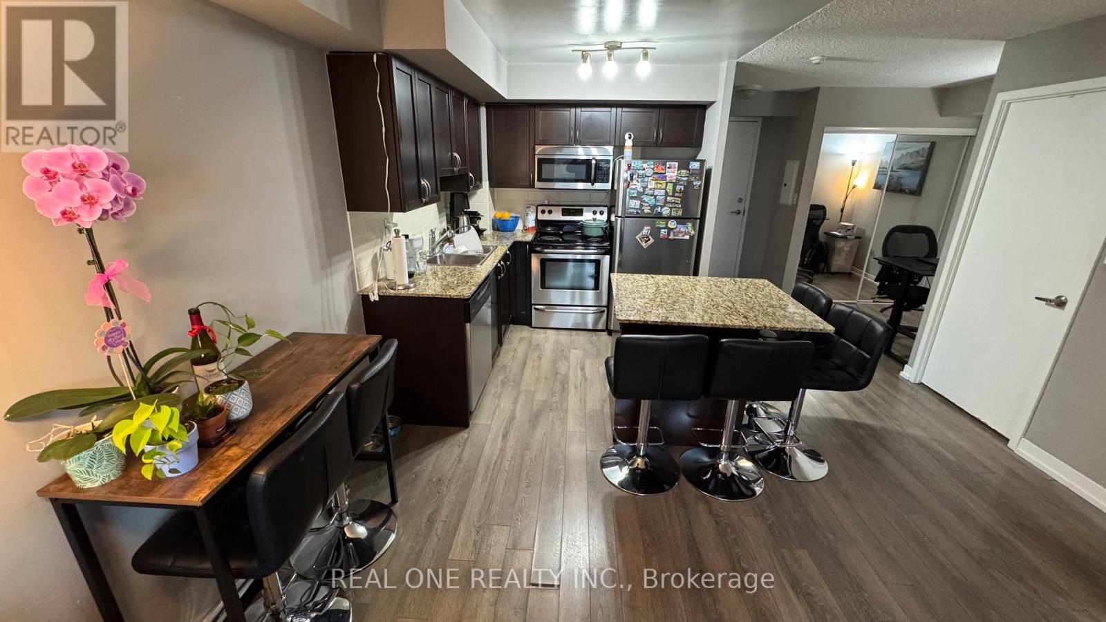 709 - 816 Lansdowne Avenue, Toronto, Ontario  M6H 4K6 - Photo 6 - W13447820