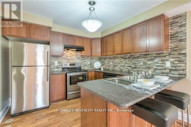 3049 Dewridge Avenue, Oakville, Ontario  L6M 5H9 - Photo 3 - W13447868