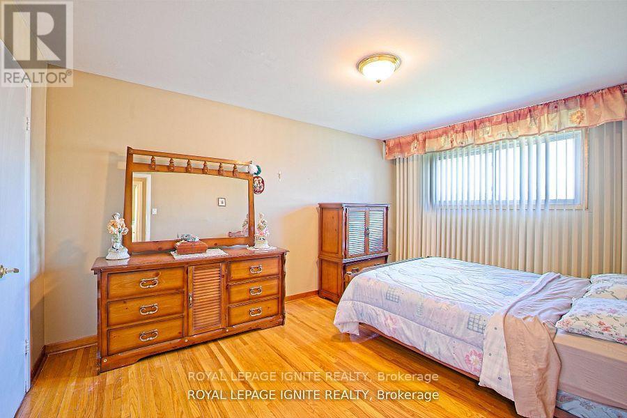 3350 Lehigh Crescent W, Mississauga, Ontario  L4T 1W8 - Photo 15 - W13447872