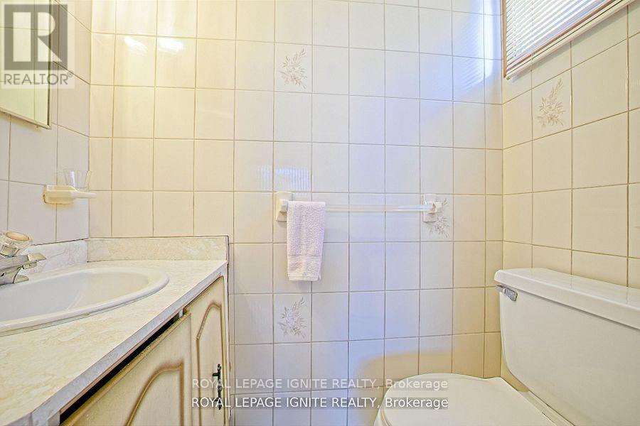 3350 Lehigh Crescent W, Mississauga, Ontario  L4T 1W8 - Photo 17 - W13447872