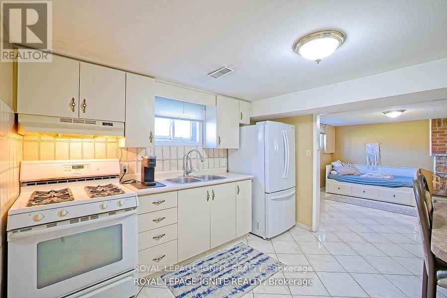 3350 Lehigh Crescent W, Mississauga, Ontario  L4T 1W8 - Photo 21 - W13447872
