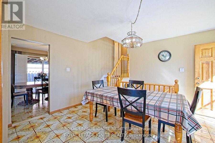 3350 Lehigh Crescent W, Mississauga, Ontario  L4T 1W8 - Photo 7 - W13447872