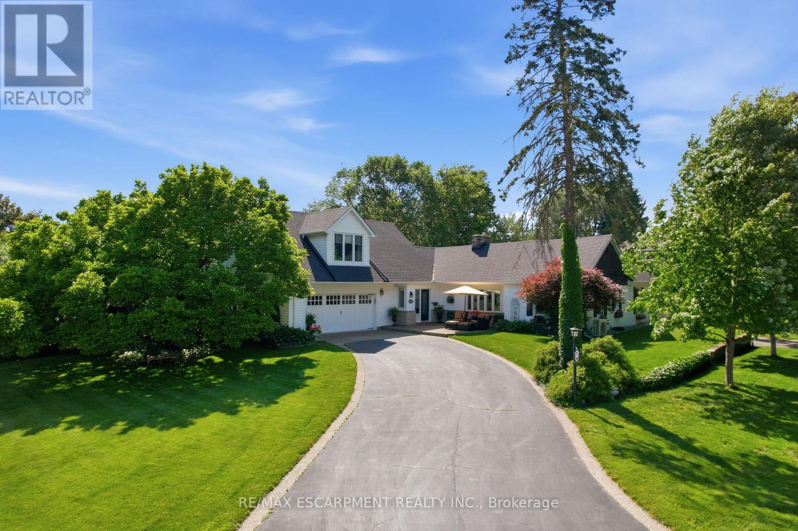 549 ANN AVENUE, Burlington, Ontario