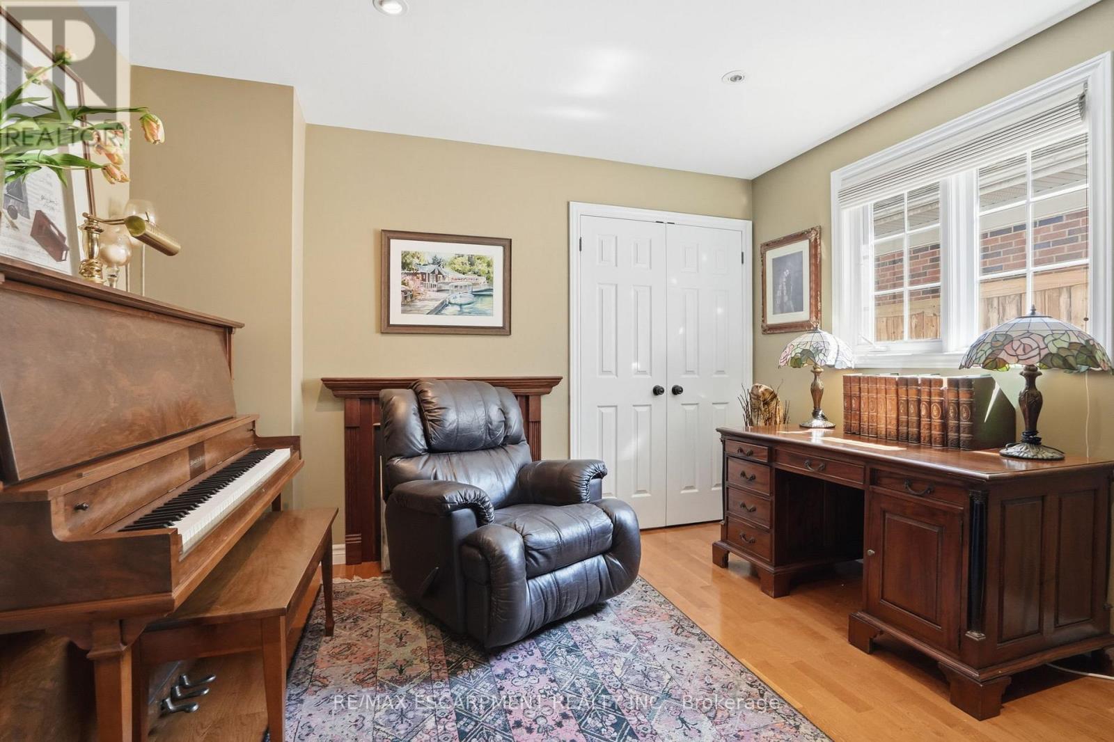 549 Ann Avenue, Burlington, Ontario  L7T 2S7 - Photo 21 - W13447874