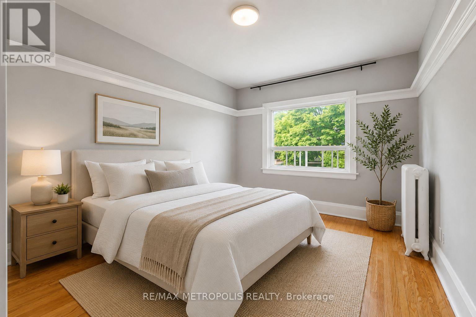 UPPER - 277 GILMOUR AVENUE, Toronto, Ontario