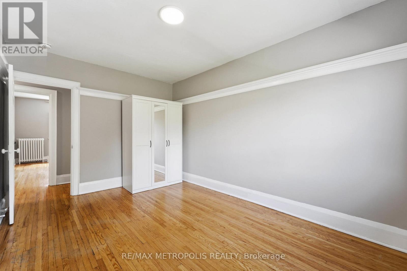 Upper - 277 Gilmour Avenue, Toronto, Ontario  M6P 3B6 - Photo 15 - W13447932