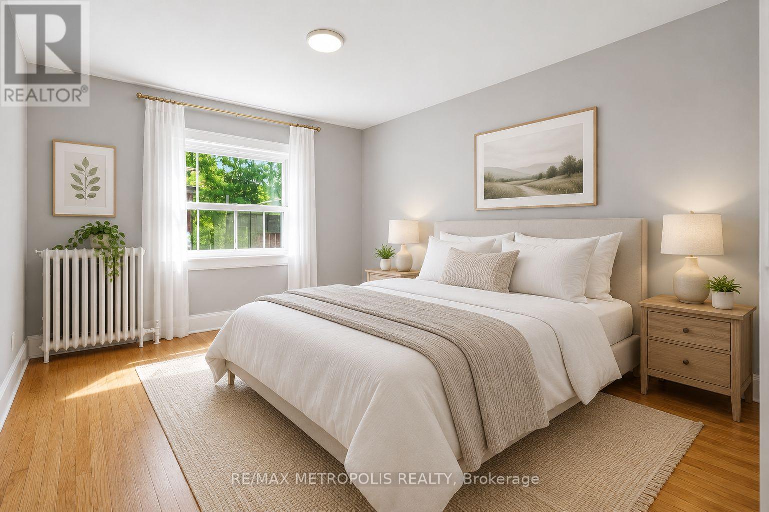 Upper - 277 Gilmour Avenue, Toronto, Ontario  M6P 3B6 - Photo 2 - W13447932