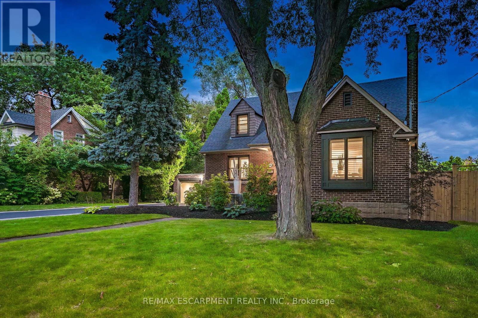 1390 Halifax Place, Burlington, Ontario  L7S 1J6 - Photo 4 - W13447980