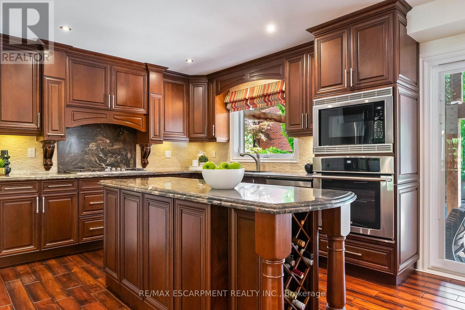 2421 Susquehanna Court, Oakville, Ontario  L6H 5Y8 - Photo 11 - W13448020