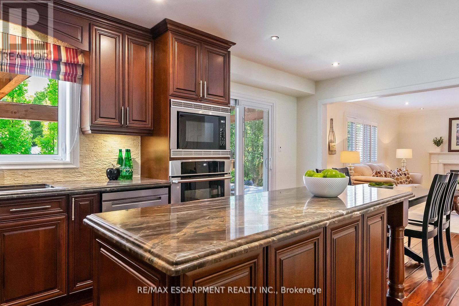 2421 Susquehanna Court, Oakville, Ontario  L6H 5Y8 - Photo 16 - W13448020