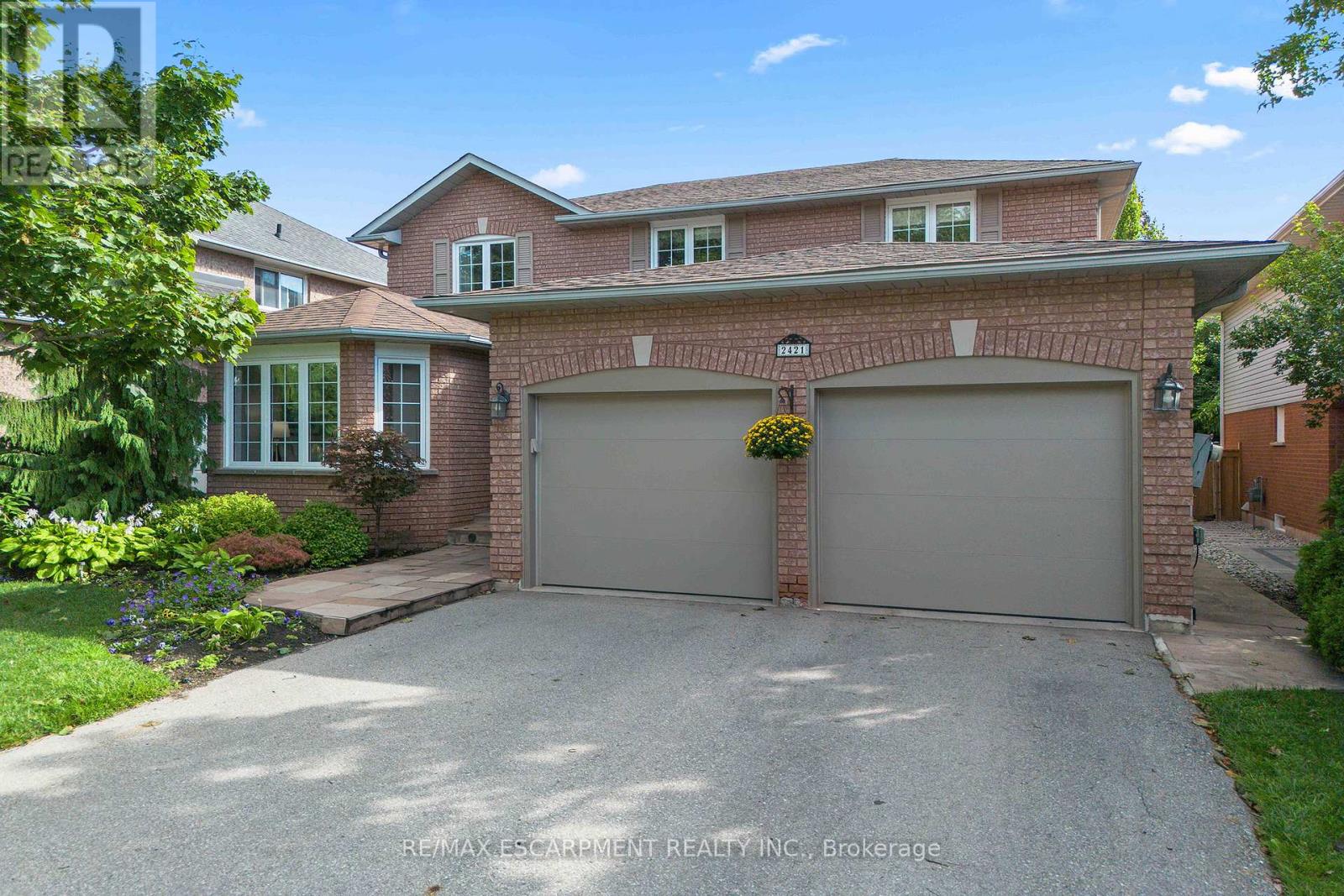 2421 Susquehanna Court, Oakville, Ontario  L6H 5Y8 - Photo 2 - W13448020