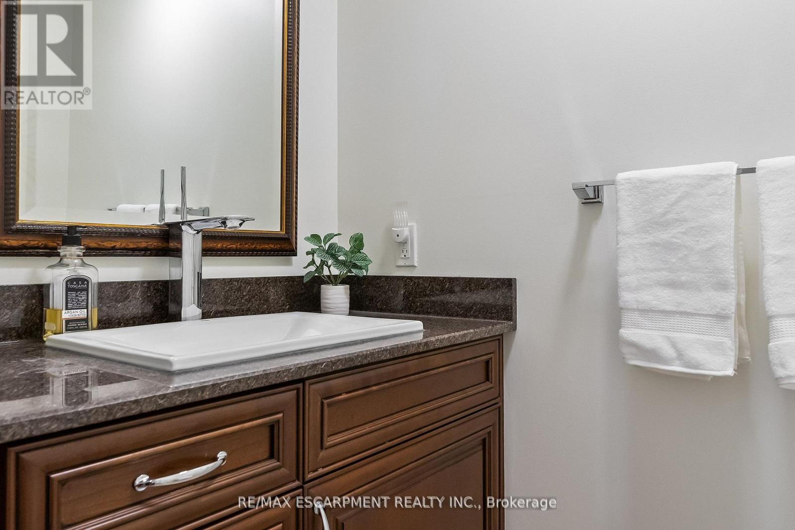 2421 Susquehanna Court, Oakville, Ontario  L6H 5Y8 - Photo 24 - W13448020