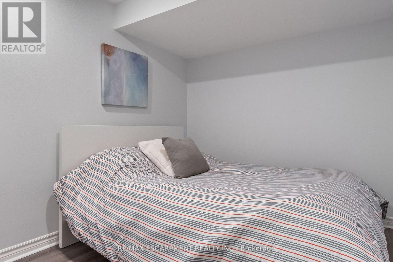 2421 Susquehanna Court, Oakville, Ontario  L6H 5Y8 - Photo 38 - W13448020