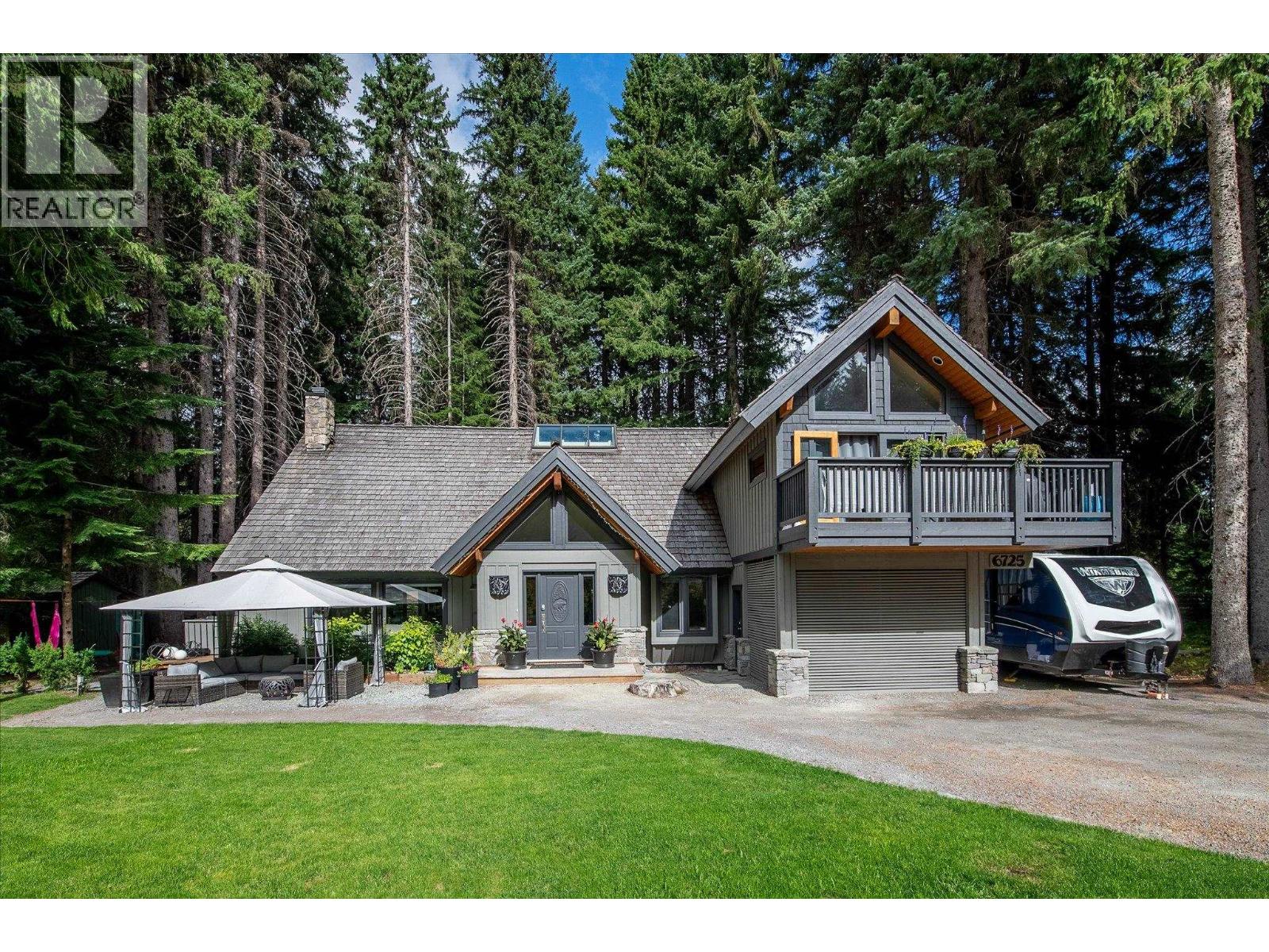 6725 CRABAPPLE DRIVE