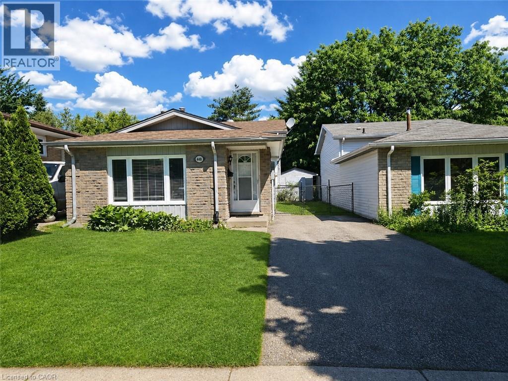 448 DRUMMERHILL Crescent, Waterloo, Ontario
