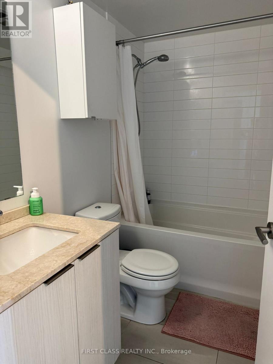 4212 - 11 Wellesley Street W, Toronto, Ontario  M4Y 0G4 - Photo 8 - C13445992