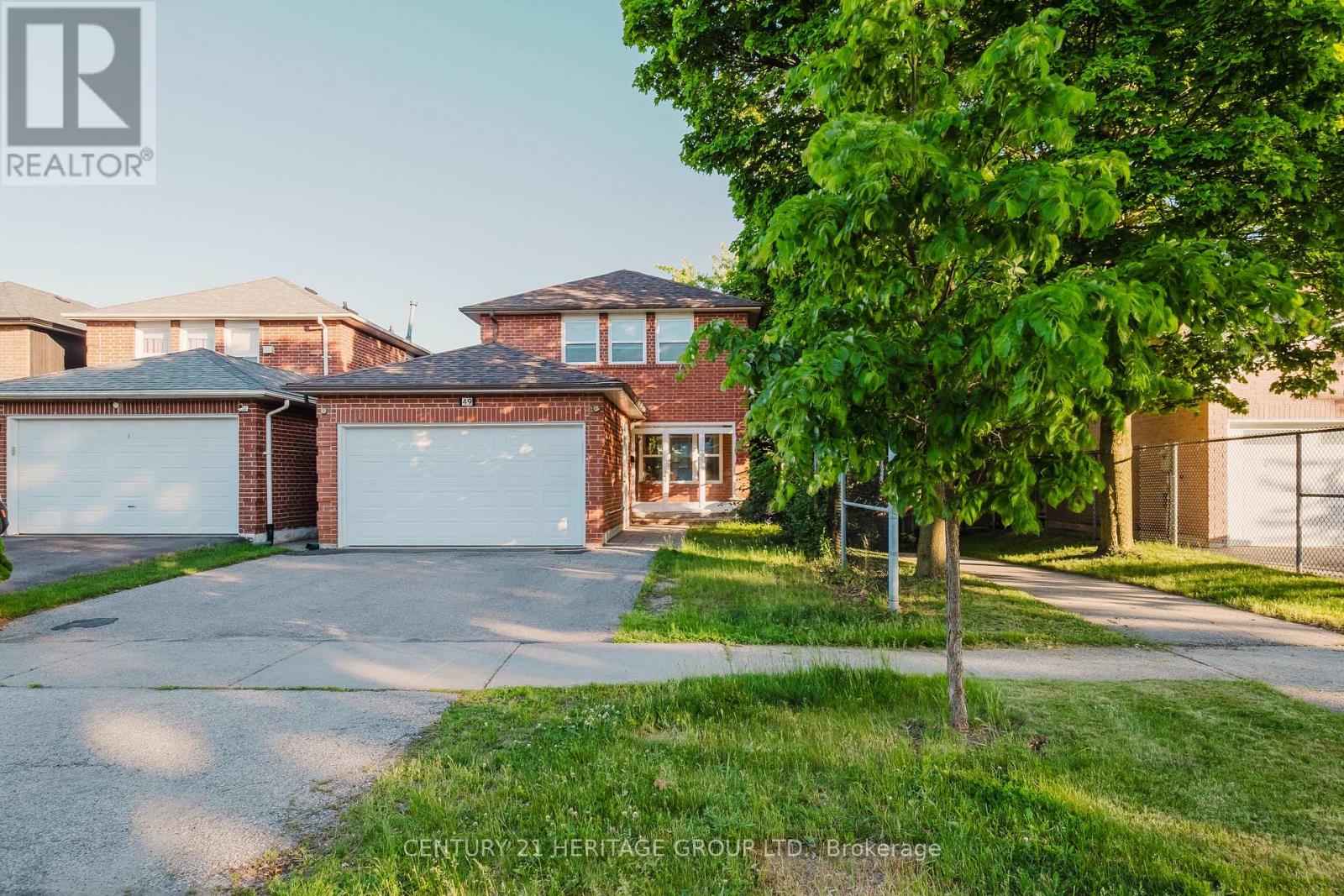 49 Gray Crescent, Richmond Hill, Ontario  L4C 5V4 - Photo 2 - N13443084