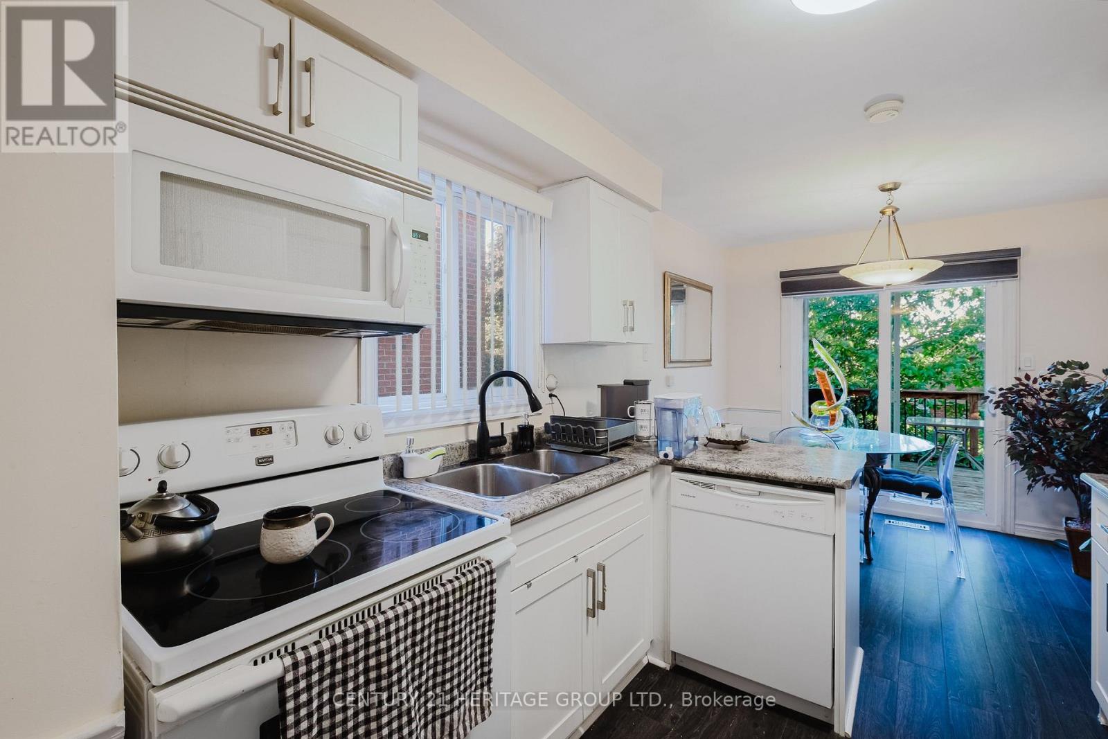 49 Gray Crescent, Richmond Hill, Ontario  L4C 5V4 - Photo 8 - N13443084