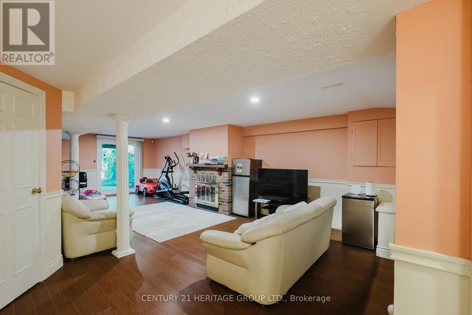 49 Gray Crescent, Richmond Hill, Ontario  L4C 5V4 - Photo 6 - N13443084