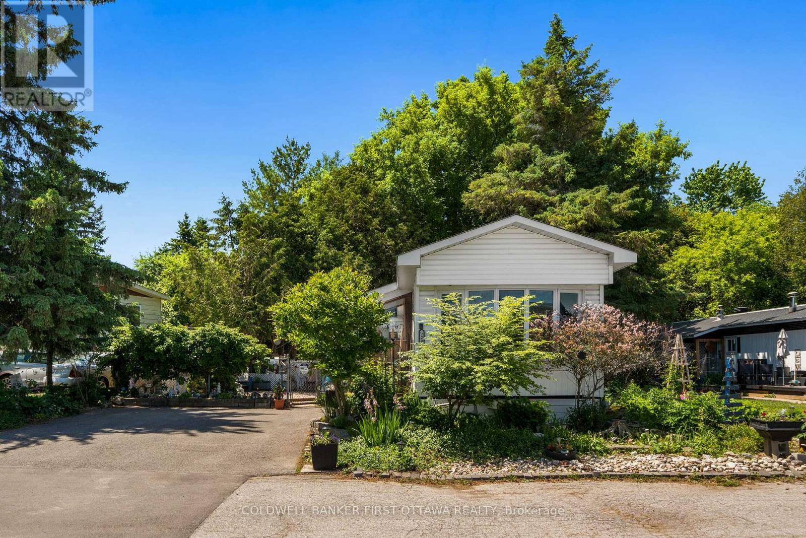 29 Cloverloft Court, Ottawa, Ontario  K2S 1T3 - Photo 2 - X13448028