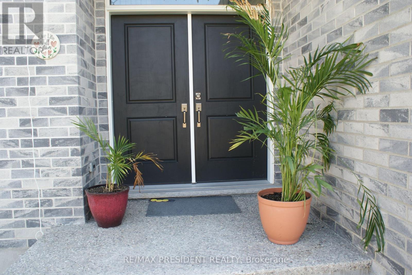 29 Burton Street, East Zorra-Tavistock, Ontario N0J 1M0 - Photo 3 - X13447926